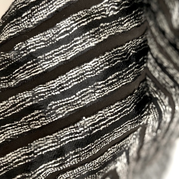 NWOT L.A.M.B Gwen stefani faux fur pattern trench Striped Coat x3 host pick!!♥️ - Picture 6 of 8